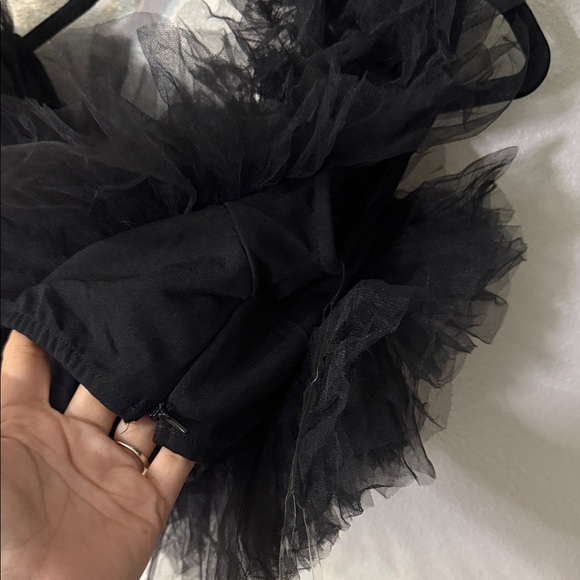 Elegant Black Ruffled Women's Top - Picture 2 of 2